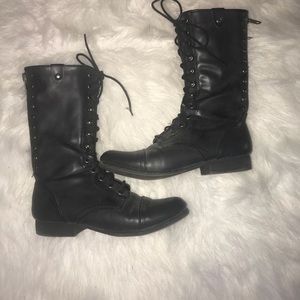 Women’s lace up boots